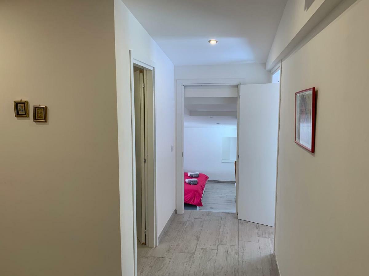 Deni'S Apartments Per 4 Syracuse Bagian luar foto