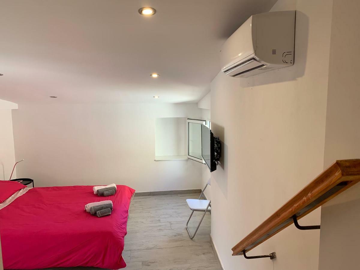 Deni'S Apartments Per 4 Syracuse Bagian luar foto