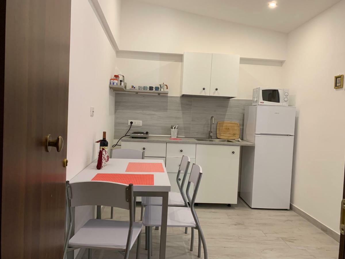 Deni'S Apartments Per 4 Syracuse Bagian luar foto