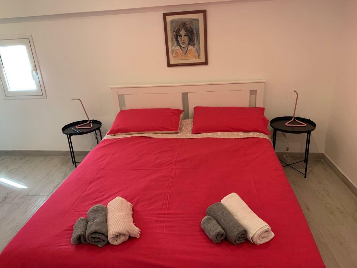 Deni'S Apartments Per 4 Syracuse Bagian luar foto
