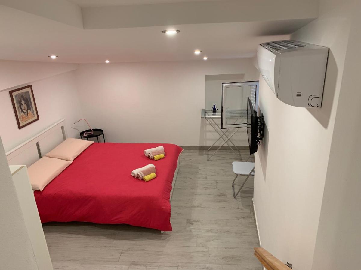 Deni'S Apartments Per 4 Syracuse Bagian luar foto